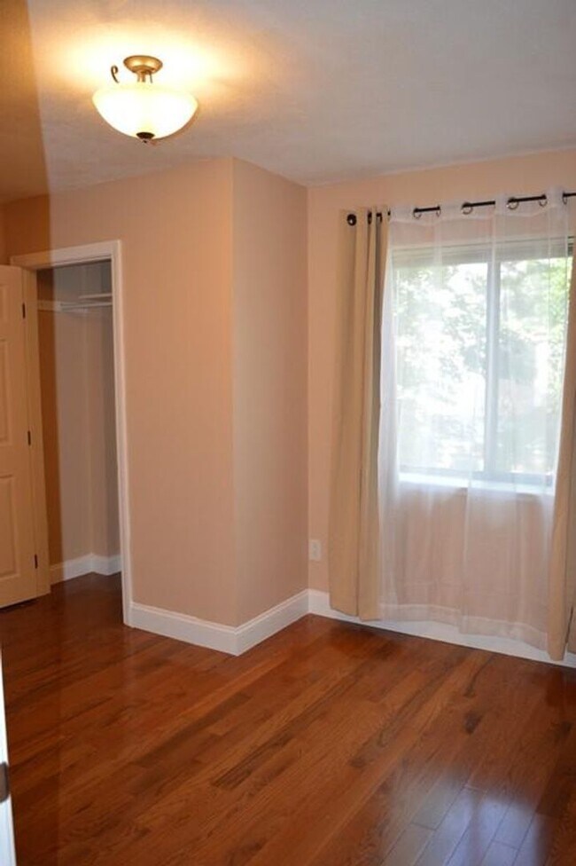 Foto del edificio - 276 Chestnut Hill Ave