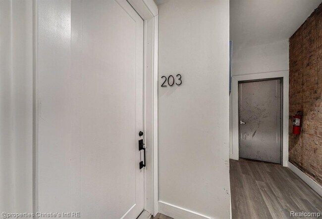 Foto del edificio - 3143 Trumbull