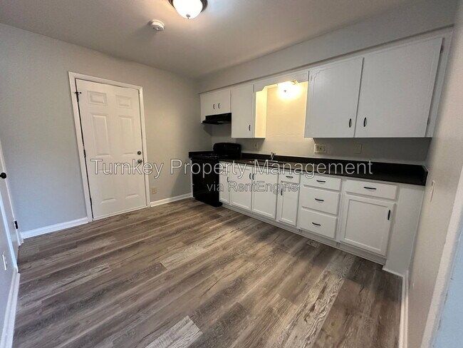 Building Photo - 12 Wellford Dr