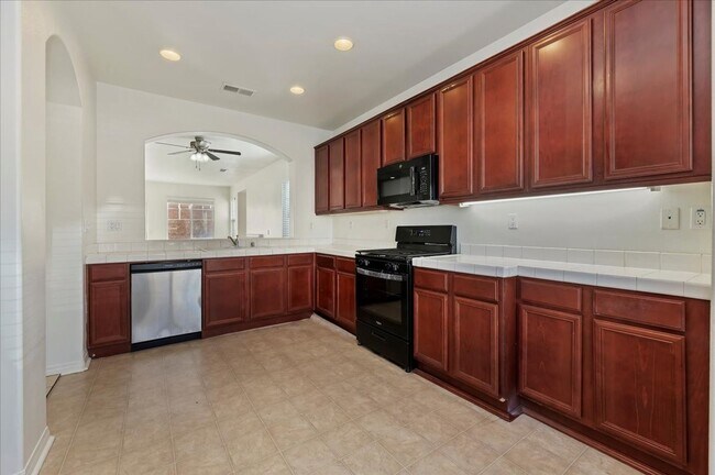 Foto del edificio - ***MOVE IN READY*** Home in a Gated San Bernardino Community