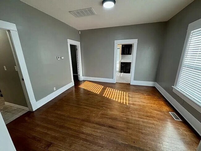 Foto del edificio - Riverside 3 Bed 1 Bath Home For Rent
