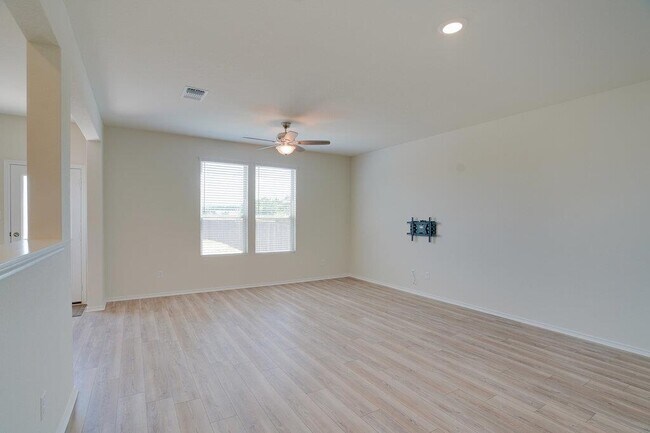 Building Photo - 1109 Paradise Cyn Cv