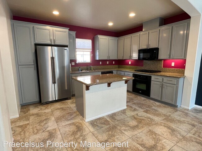 Building Photo - 2 br, 2.5 bath House - 2293 Huntington Poi...