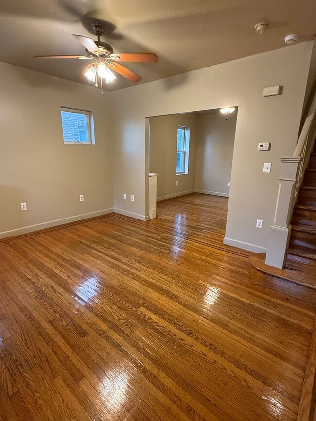 Building Photo - 3BR House Available for Rent!