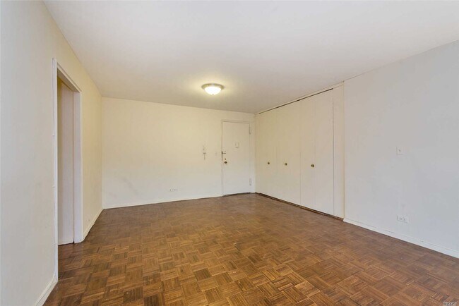 Foto del edificio - 11120-111-73 73rd Ave