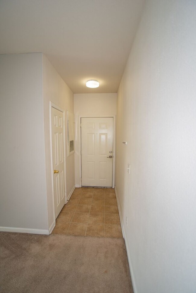 Foto del edificio - 2 Primary Suites Condo Near UNR