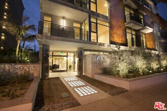 Building Photo - 9265 Burton Way