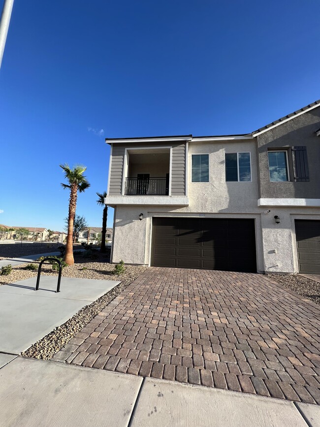 Foto del edificio - 274 Callen Falls Ave