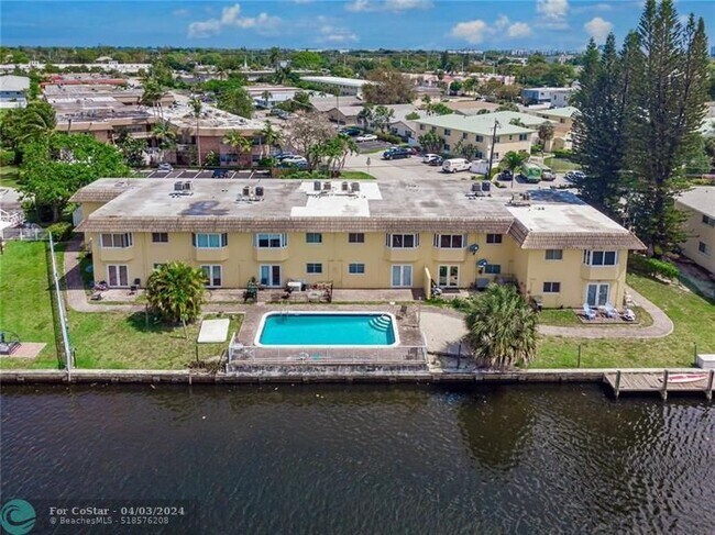 Foto del edificio - 840 Pine Dr