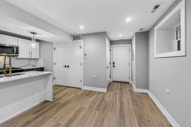 Photo - 2451 N Albany Ave Apartment