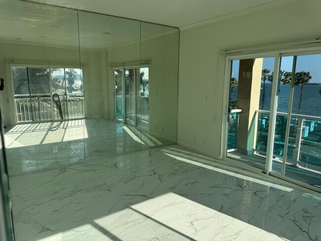 Foto del edificio - 2230 E Ocean Blvd