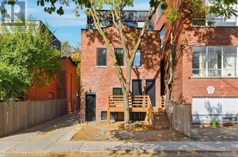 Building Photo - 692 Richmond St W