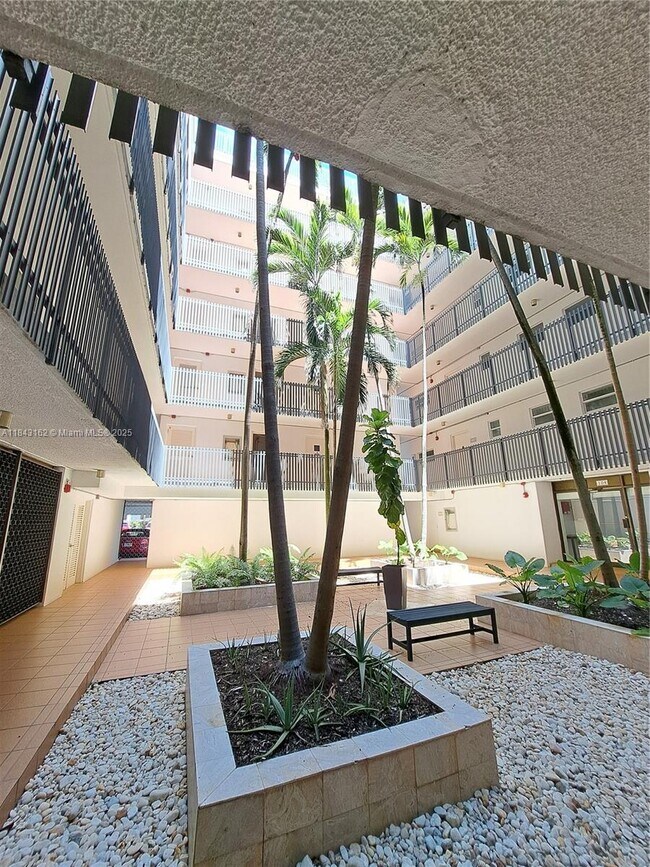 Foto del edificio - 100 Ocean Ln Dr