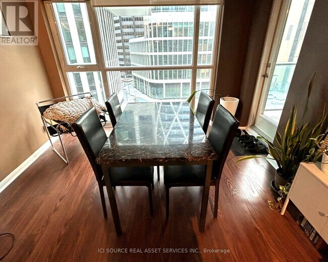 Photo du bâtiment - 96 St Patrick St