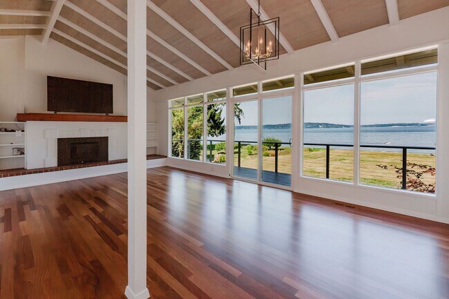 Building Photo - Low Bank Waterfront New Remodel on Huge Lot
