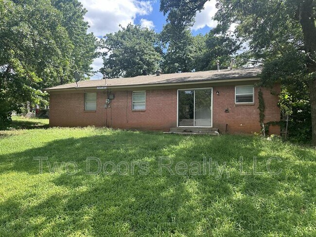 Building Photo - 2913 Gwendolyn Lane