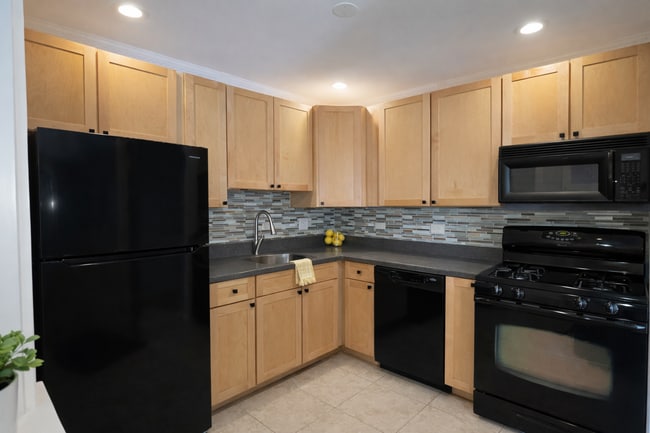 Building Photo - 16W540 87th St