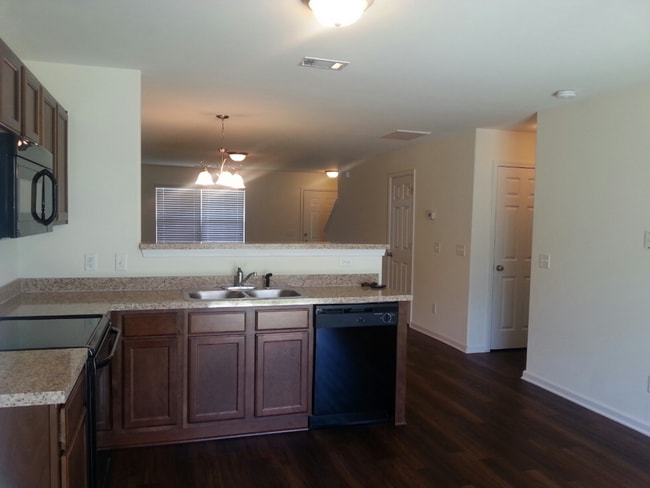 Building Photo - 56 Hasty Point Rd