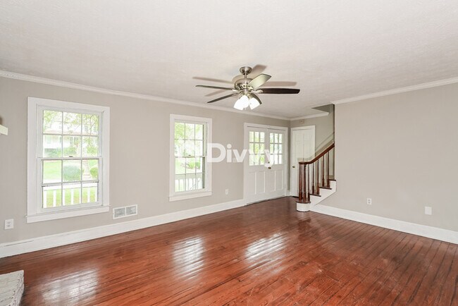 Foto del edificio - 1035 Leslie Pl