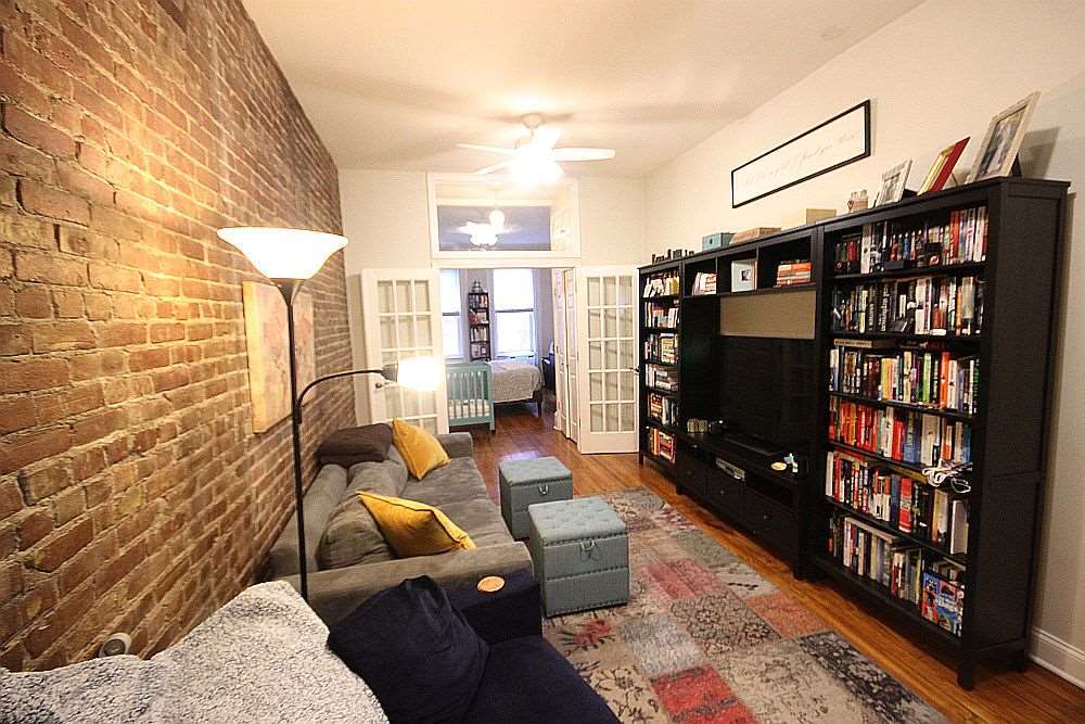 Primary Photo - 222 Willow Ave
