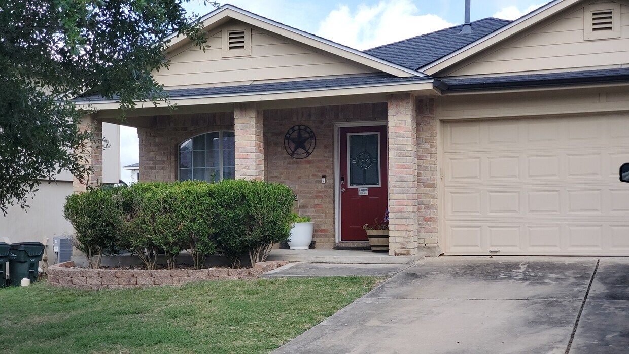 Front-446 Paddington Drive - 446 Paddington Dr