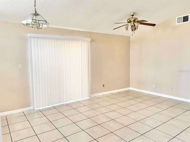 Foto del edificio - 2414 Harbor Town Dr