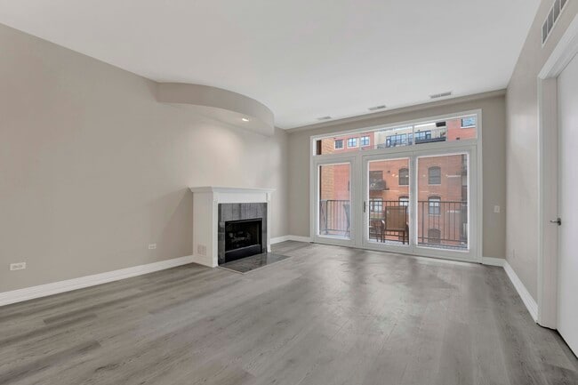 Foto del edificio - 550 W Fulton St