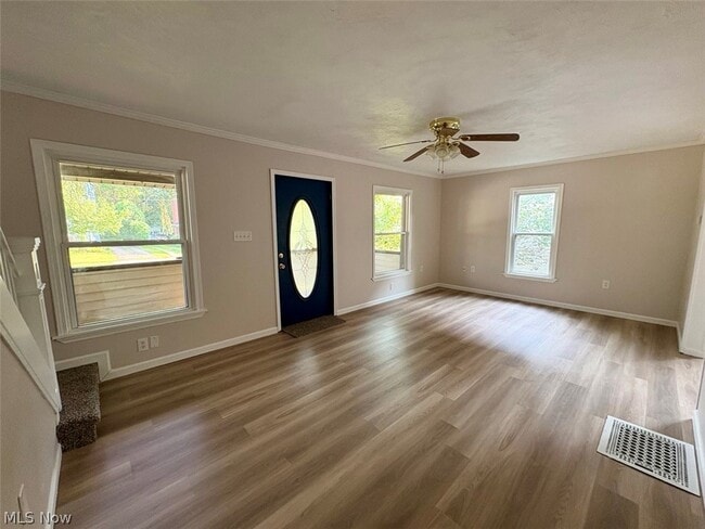 Building Photo - 605 Sackett Ave