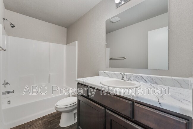 Foto del edificio - 242 N Marietta Wy