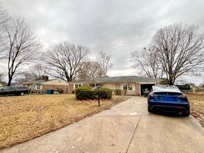 Building Photo - 209 Green Springs Ct