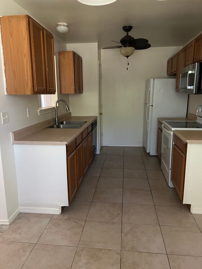 Building Photo - 3505 Northcrest Dr