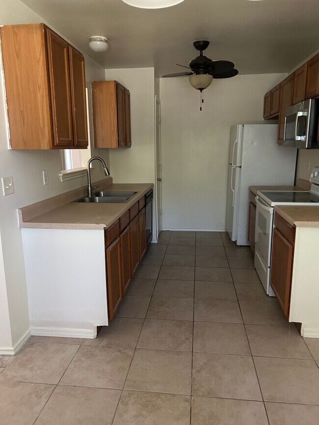 Foto del edificio - 3505 Northcrest Dr