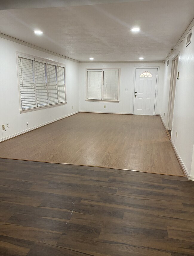 Foto del edificio - 310 S Sooner Rd