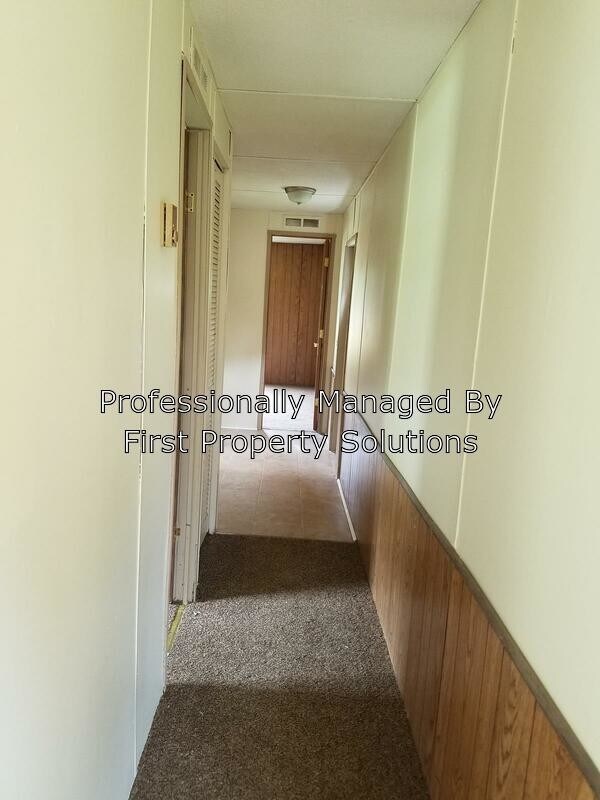 Building Photo - 837 Glenview Rd