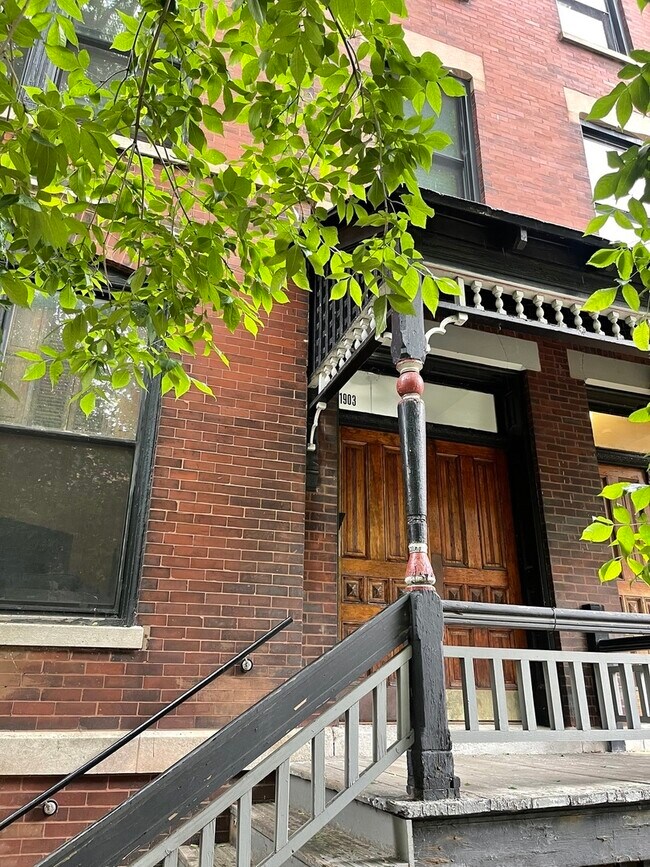 Foto del edificio - 1903 N Sheffield Ave