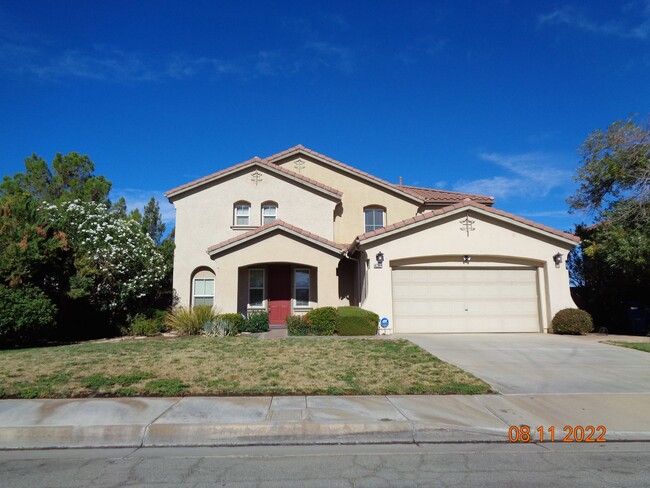 Building Photo - Large 2 Story Quartz Hill Home