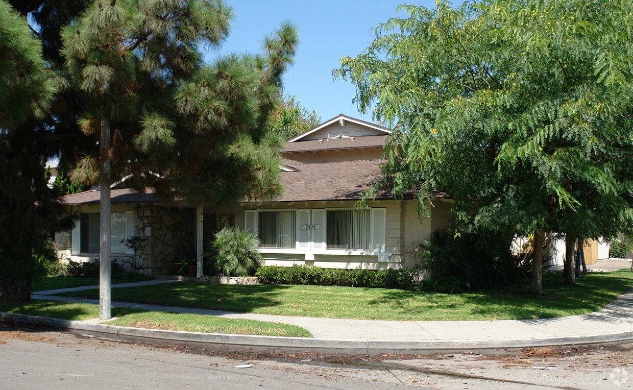 Building Photo - 5571 Cross Dr