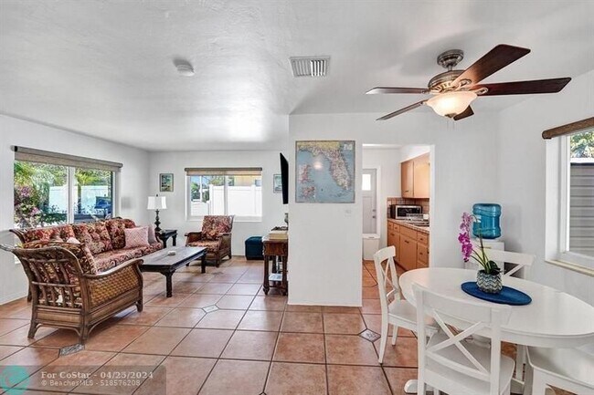 Building Photo - 4542 Sea Grape Dr