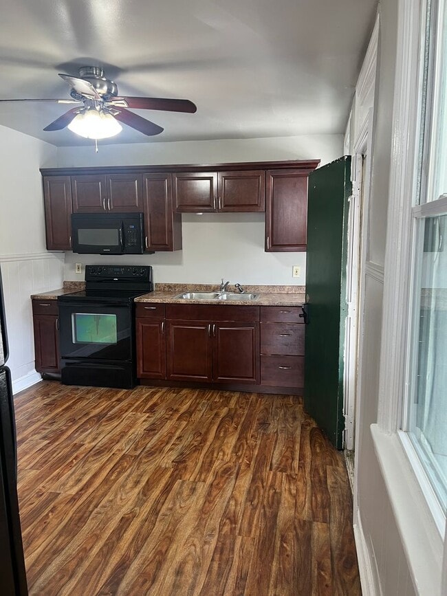 Foto del edificio - Columbia 3bed 1 bath home