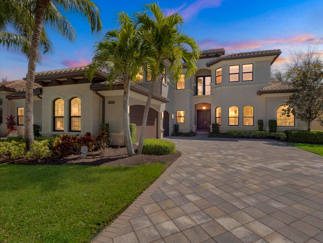 Foto principal - 8397 Hawks Gully Ave