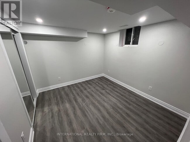 Building Photo - 40 Cotswold Ct