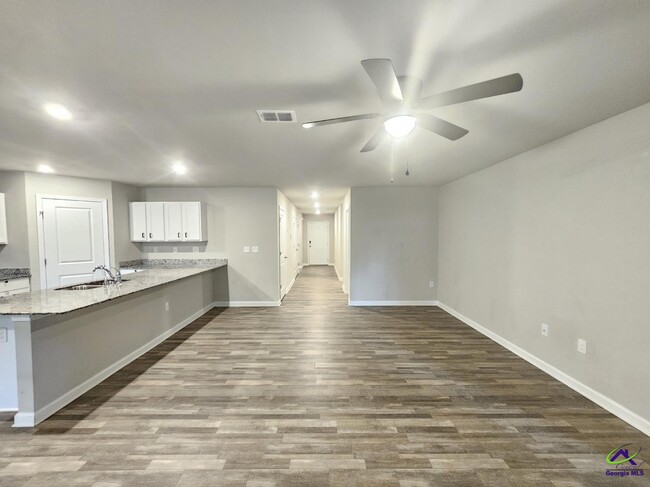 Building Photo - 124 Martin Mill Trail