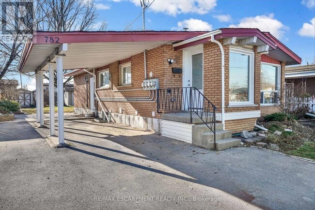 Building Photo - 782 Mohawk Rd E