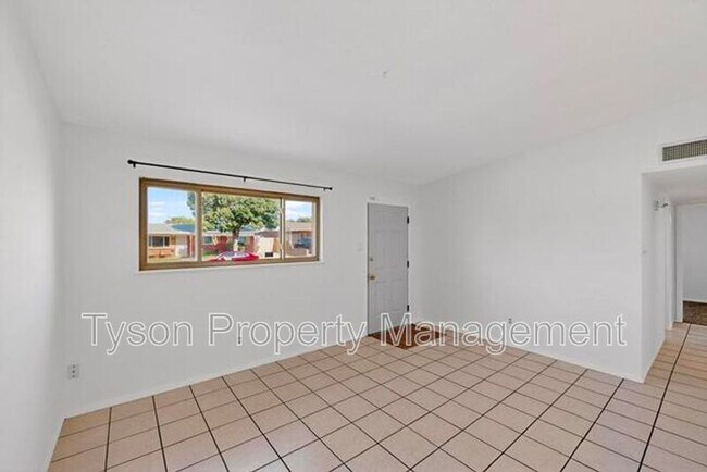 Foto del edificio - 736 Claudine St NE