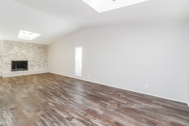 Building Photo - 2703 Blackwood Dr