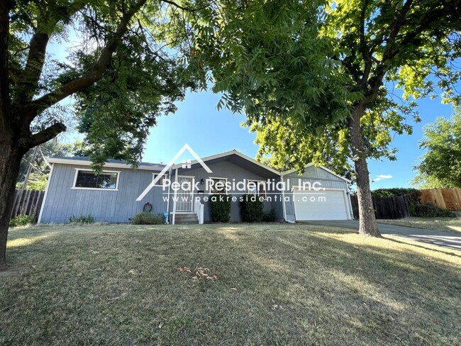 Foto del edificio - Wonderful 3bd/2ba Orangevale Home with Spa...