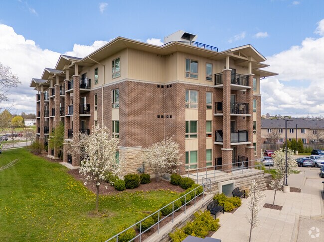 Photo du bâtiment - Atwood Suites