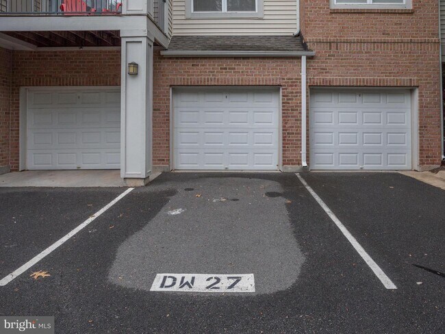 Building Photo - 12140 Garden Grove Cir