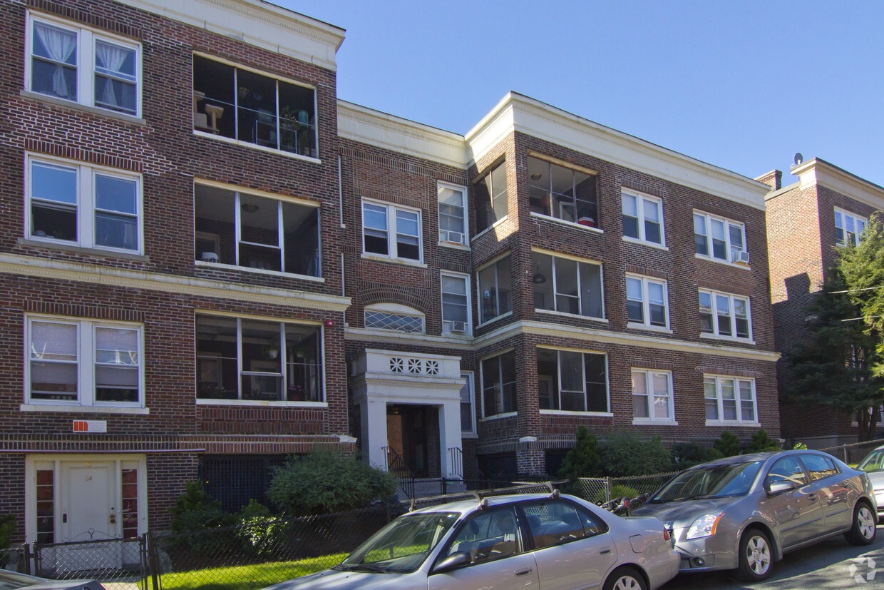 Building Photo - 19 Vinal St