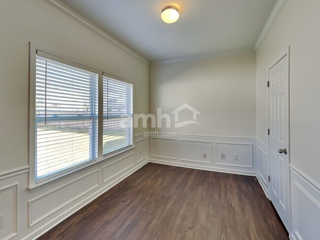 Building Photo - 9907 Fernspray Rd